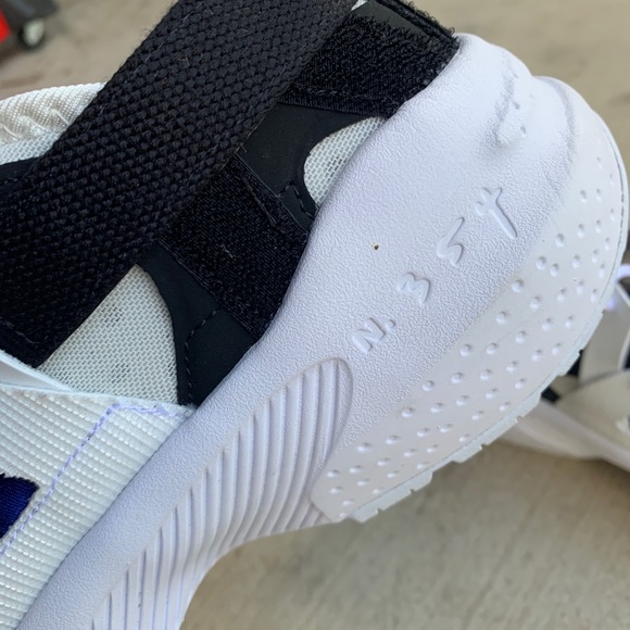 ❌ SOLD ❌ Nike Huaraches - Picture 8 of 9